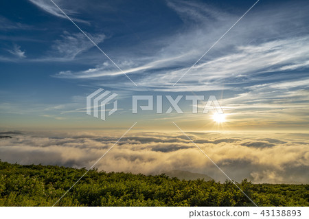 Sunset of the sea of clouds 43138893