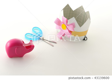 Curatorial club games party 43139600