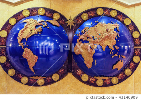 Earth globe divided in two parts Earth globe divided in two parts 43140909