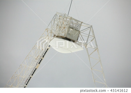 60m large parabola antenna sub reflector up 43141612