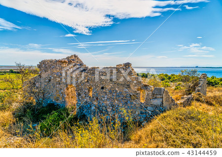 Stone house in the countryside village of Gruissan Stone house in the countryside village of Gruissan 43144459