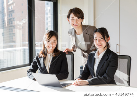辦公室業務的女人 辦公室業務的女人 43149774