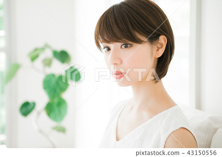 Women's hair style image 43150556