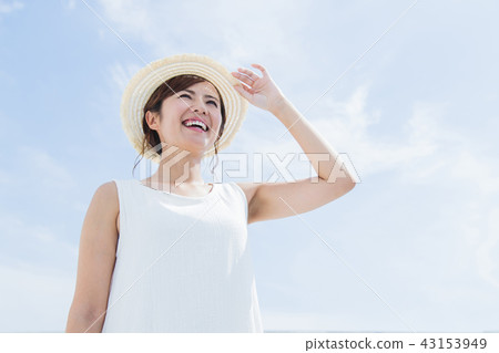 Female UV care beauty beauty skin care 43153949