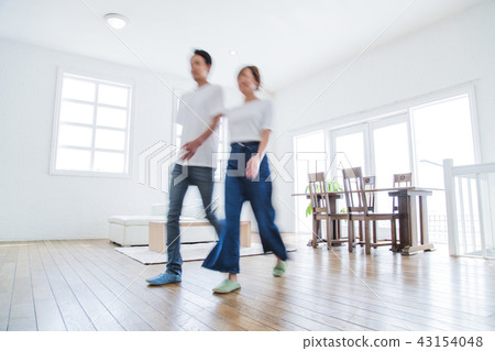 情侶結婚可愛的生活方式生活 43154048