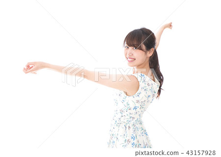 Young women refreshing 43157928