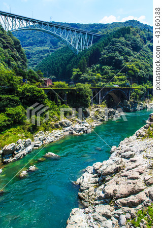 Tsunasosegawa Bridge, Makimine Bridge and Gokasegawa [Hinokage Town, Nobeoka City, Nishiusuki District, Miyazaki Prefecture] 43160188