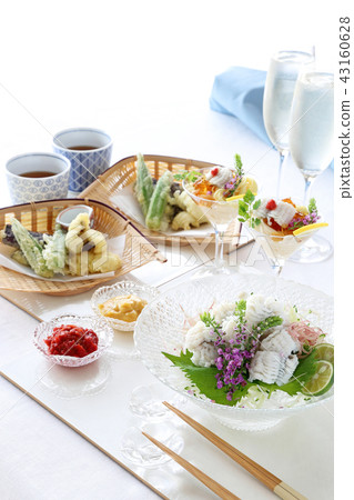 Boiled hot spring with tempura noodles Boiled hot spring with tempura noodles 43160628