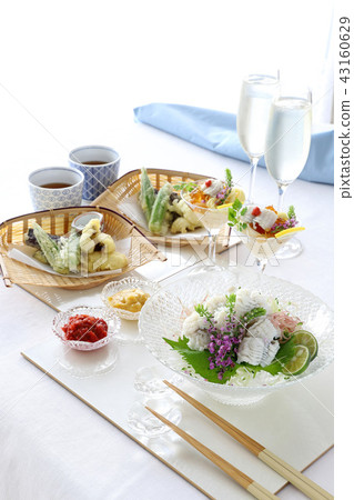 Boiled hot spring with tempura noodles 43160629