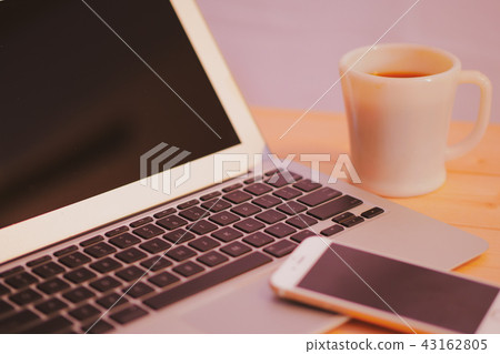 PC smartphone keyboard laptop coffee 43162805