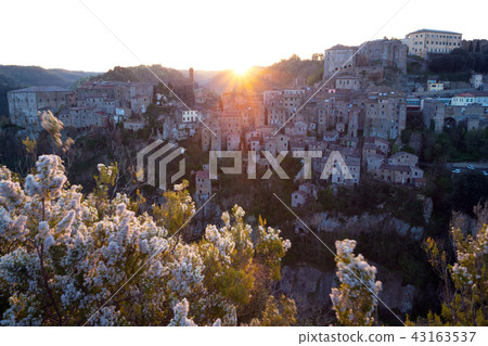 Dawn over the city of Sorano 43163537