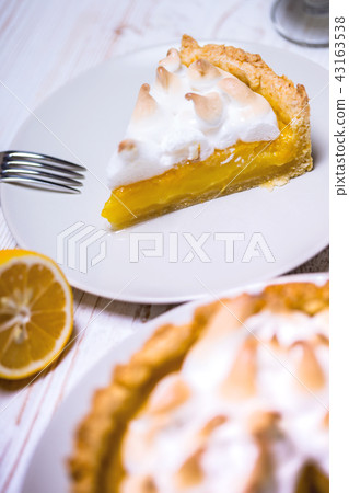 delicious lemon tarts 43163538