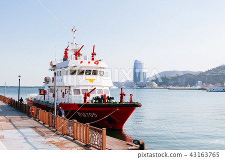 Yeosu coast guard fire fighting ship, South Korea Yeosu coast guard fire fighting ship, South Korea 43163765