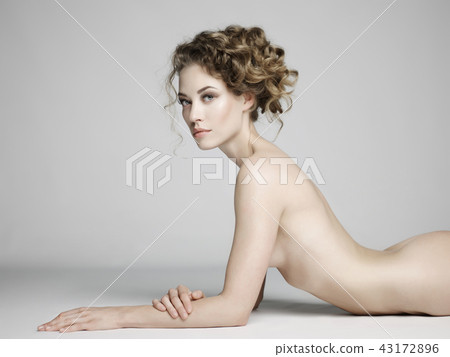 Nude woman with elegant hairstyle - Stock Photo 43172896