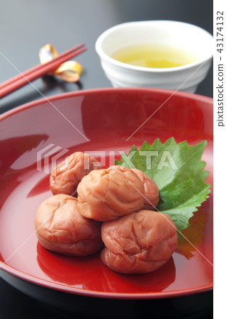 梅 梅 43174132