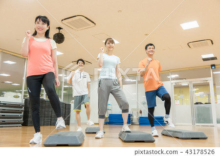 Fitness studio 43178526