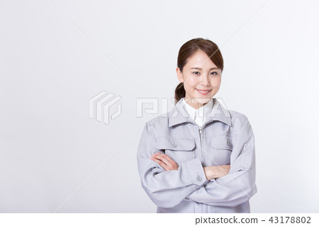 Business woman (work clothes) Business woman (work clothes) 43178802
