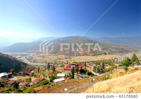 Aerial view of Paro Dzong or Rinpung Dzong, Bhutan 43178880