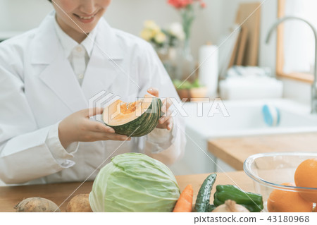 女生 女孩 女性 43180968
