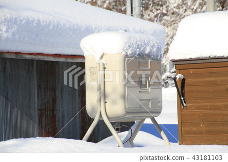生活必需品,雪國的煤油罐 生活必需品,雪國的煤油罐 43181103
