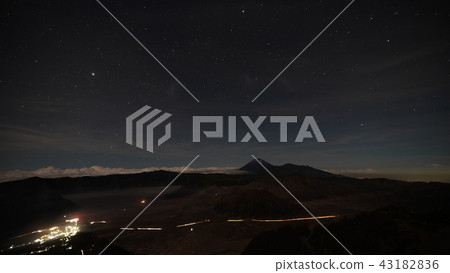 [Indonesia] View of Caldera of Mount Bromo (star view) 43182836