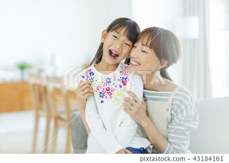 Parent and child 43184161
