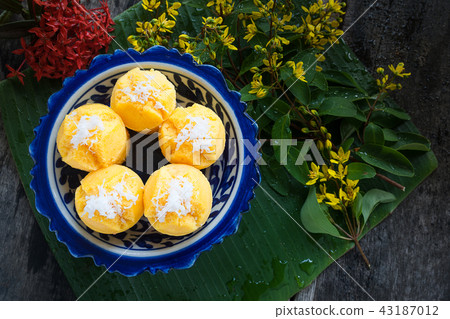 Steamed Pumpkin Cake (Thai Dessert) - Kanom Fak Th 43187012
