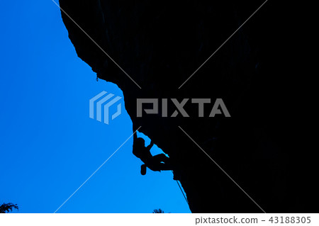 Lead climbing image (blue) 43188305