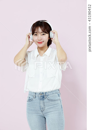 Korean pretty female college student blue long hair Korean pretty female college student blue long hair 43190452