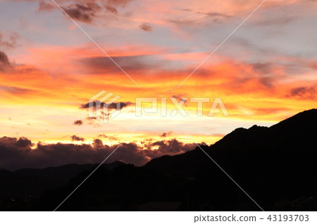 Rainbow sunset 43193703