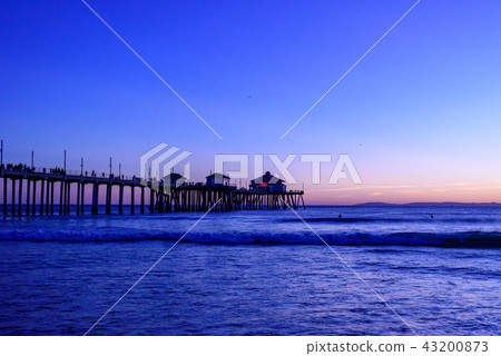 Landscape of Huntington Beach in America, California, at Magic Hour 43200873