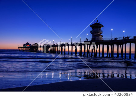 Landscape of Huntington Beach in America, California, at Magic Hour Landscape of Huntington Beach in America, California, at Magic Hour 43200884