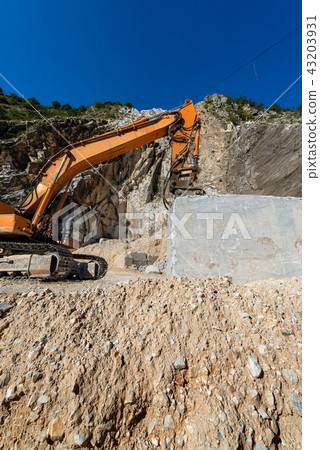Excavator with Jackhammer - Marble Quarries Italy 43203931