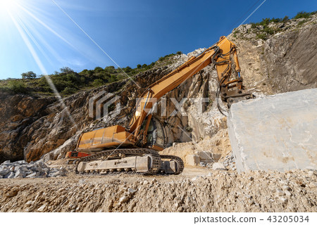 Excavator with Jackhammer - Marble Quarries Italy 43205034