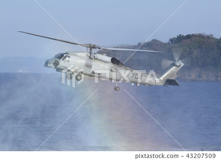 SH-60B日本美國海軍的Seahawk反潛直升機，也積極參與在東海徘徊的東日本大地震的災難調度 43207509