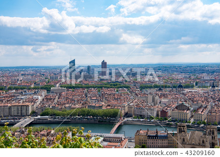 Overlooking the city of Lyon from the hill of Furbieres 43209160