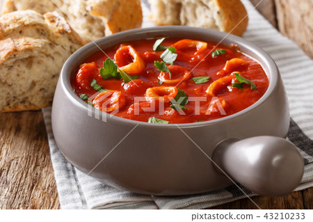 seafood squid rings in tomato 43210233