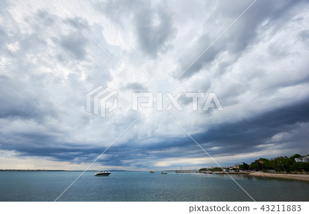 Beautiful peaceful seascape on bright summer day 43211883