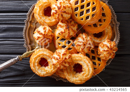 Sweet biscuit cookies set close-up 43214565