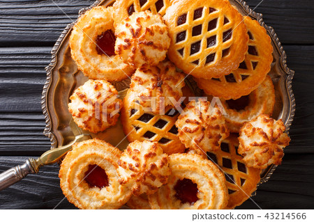 biscuit cookie rocher coco, couque and marimbas 43214566