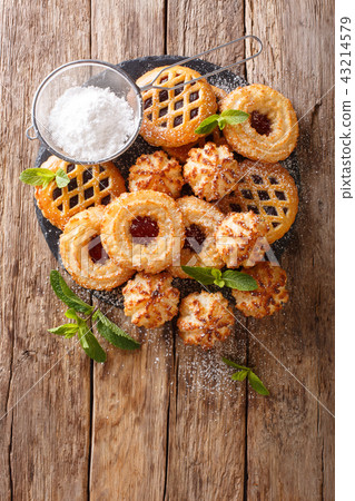 Sweet biscuit cookies set with mint 43214579