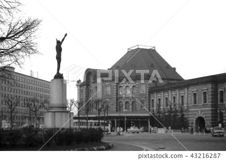 東京都千代田區昭和丸之內的風景東京站昭和34前的裝修 東京都千代田區昭和丸之內的風景東京站昭和34前的裝修 43216287
