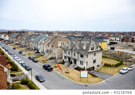Living homes in Canada Living homes in Canada 43216769