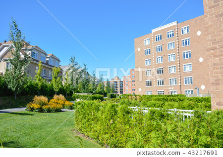 Living expensive homes in Canada. Living expensive homes in Canada. 43217691