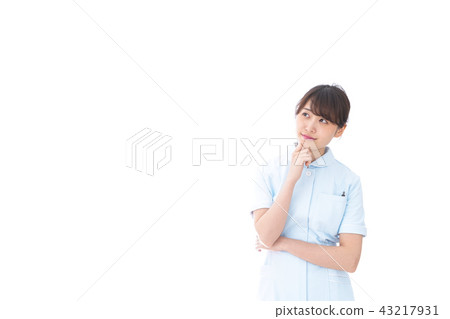Worried nurse 43217931