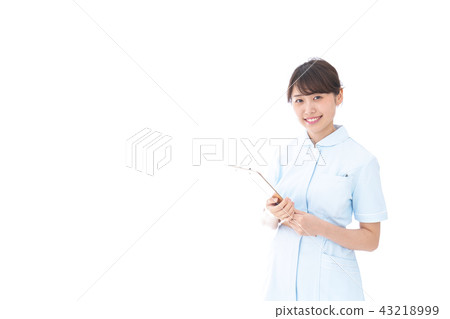Nurse holding a medical record 43218999