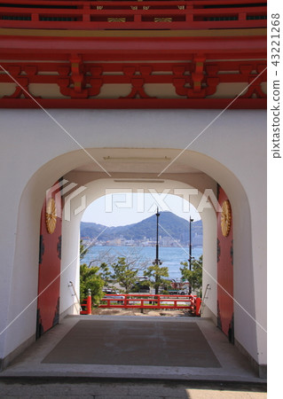 Akama Shrine 43221268