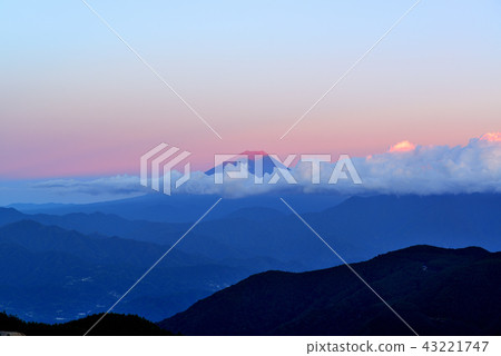 Sunset view of Mount Fuji from Mt. Kushigata Sunset view of Mount Fuji from Mt. Kushigata 43221747