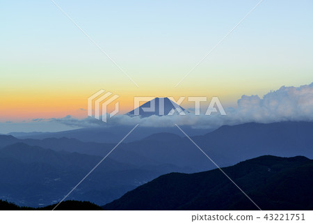 Sunset view of Mount Fuji from Mt. Kushigata Sunset view of Mount Fuji from Mt. Kushigata 43221751