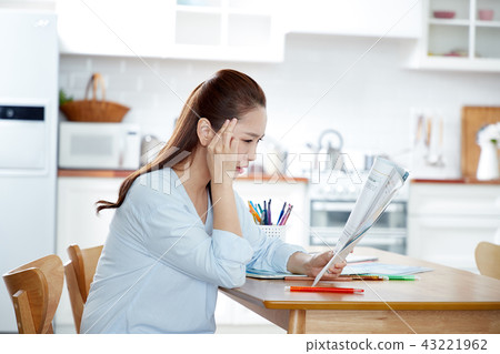 Home-schooing Home Learning Internet Lecture Private School Tuition Private Education Expenses Home-schooing Home Learning Internet Lecture Private School Tuition Private Education Expenses 43221962
